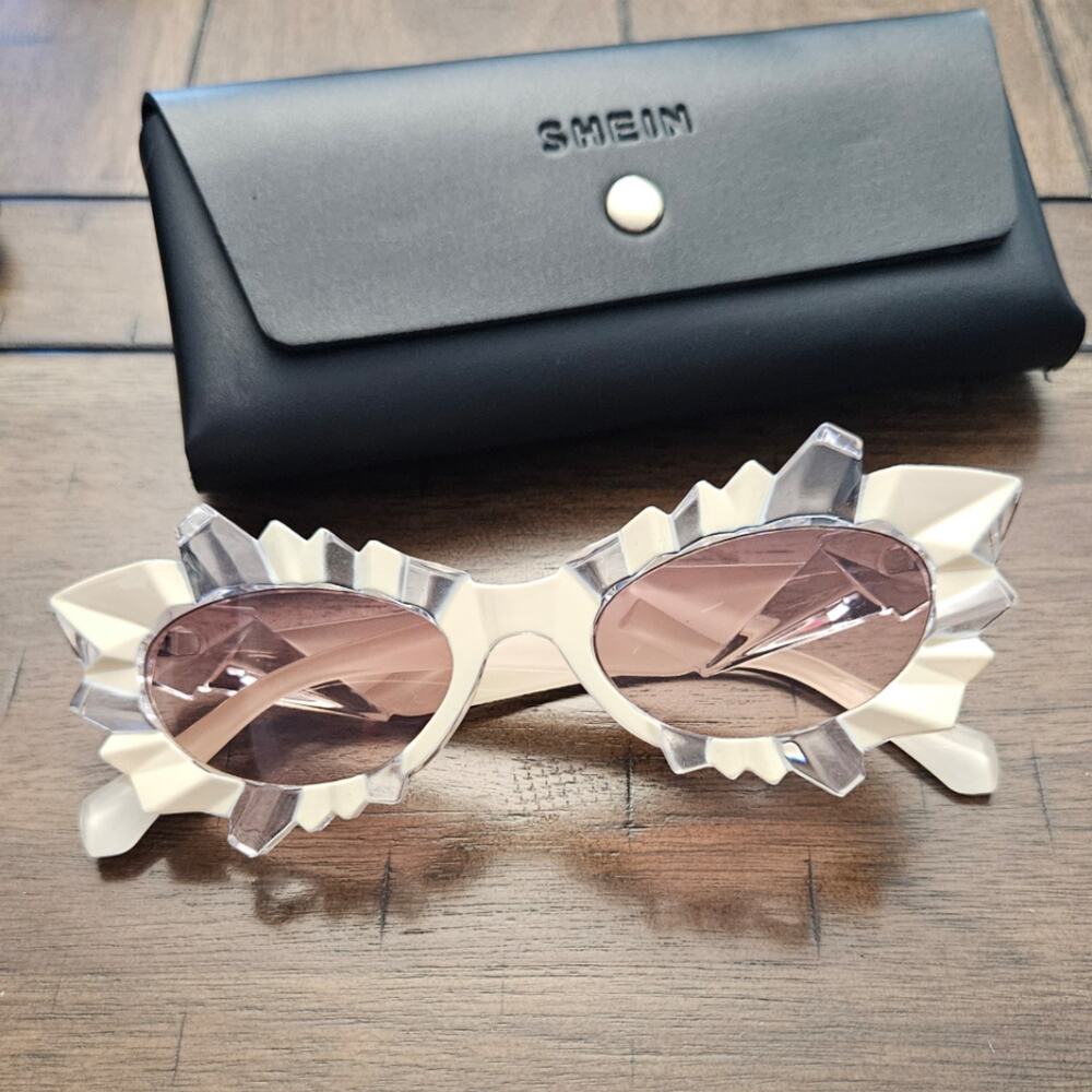 Shein Wing Tip Deco Mod Teal Sunglasses New new in case